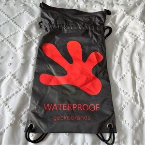 GECKOBRANDS Lightweight Waterproof Nylon Drawstring Active Backpack Gray Orange